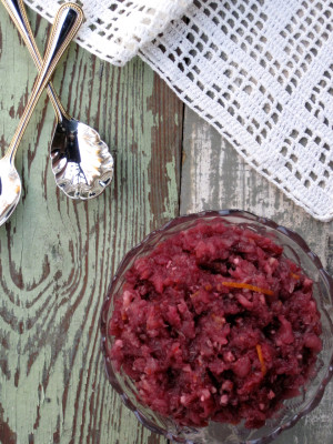 Paleo Holiday Cranberry Sauce | Thanksgiving can be stressful when you have serious food sensitivities. Here's what I did this year. Plus, my family recipe for cranberry sauce made paleo. | eatsomethingdelicious.com