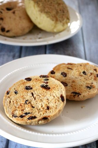 Chewy, Yeast-Free Bagels | Easy paleo bagels without the hassle of proofing yeast and waiting for them to rise. Try cinnamon raisin, sesame, or use your favorite toppings and mix-ins! | eatsomethingdelicious.com
