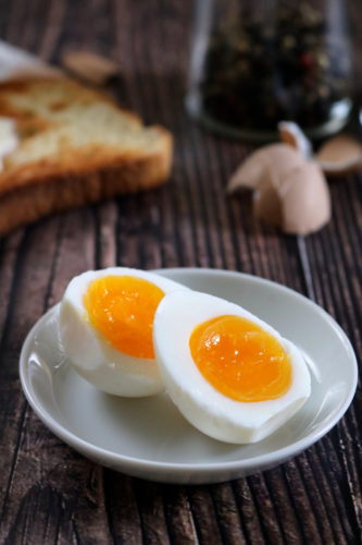 How to Hard Boil Guinea Eggs | Learn how to hard boil guinea fowl eggs. I've tested a variety of cook times to yield the perfect hard boiled guinea egg. No green ring and no sulfur smell! | eatsomethingdelicious.com